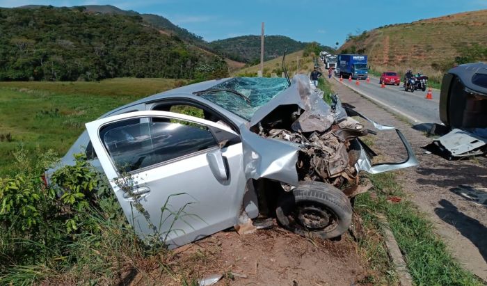 Portal Caparaó Três pessoas mortas e três feridos em colisão entre