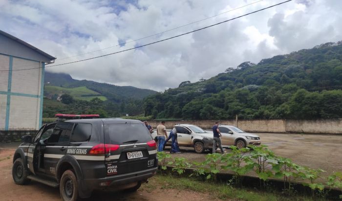 Portal Capara Pol Cia Civil Localiza Tr S Ve Culos Clonados Em Propriedade Do Ex Prefeito De