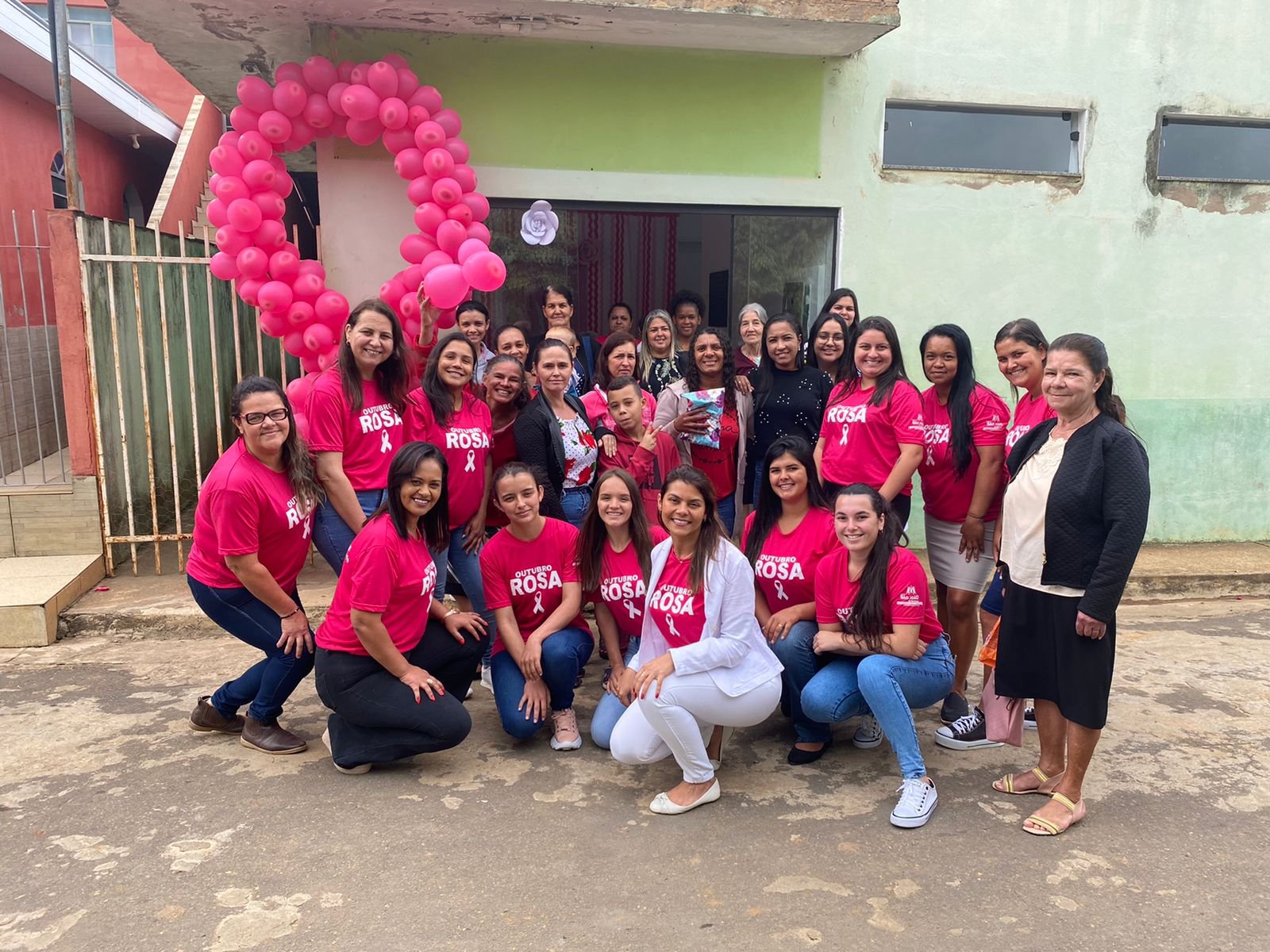 Portal Caparaó - Drogaria Pacheco promove ações no Outubro Rosa em Manhuaçu
