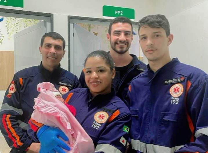 Equipes do SAMU auxiliam no nascimento de uma menina em Realeza