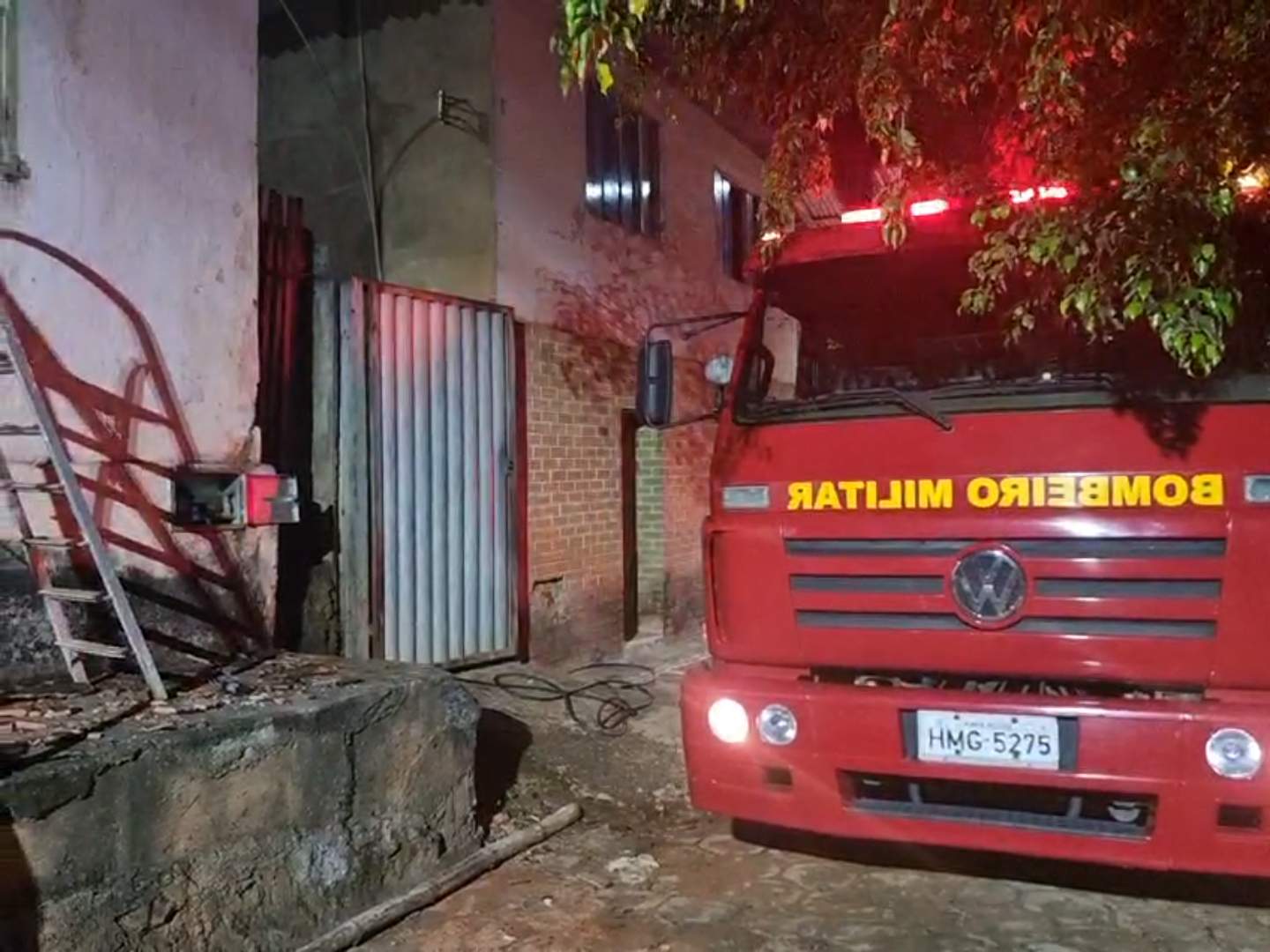 Homem morre após imóvel onde residia pegar fogo