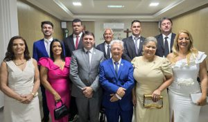 Novos vereadores, prefeito e vice de São João do Manhuaçu são empossados