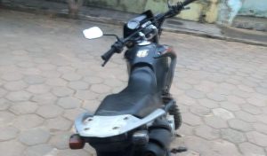 Motocicleta com indícios de adulteração é apreendida em armazém