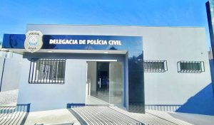 Homem é preso após ameaçar ex-companheira com arma em Pocrane