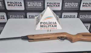 Arma adulterada e munições apreendias após atendimento a acidente de trânsito