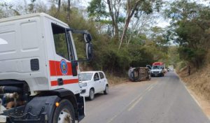 Colisão entre dois carros deixa quatro feridos na MG-111, em Ipanema