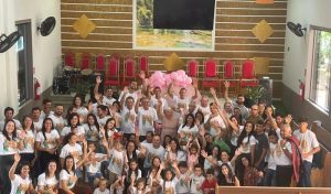 Assembleia de Deus homenageia Dona Maria Porter pelos 90 anos em Luisburgo