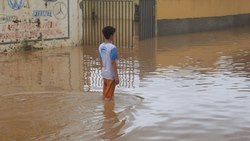 Chuvas inundam ruas em Mutum