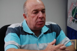 Adejair anuncia compra de ambulância e caminhão