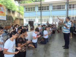 Pequiá reúne 200 pessoas em evento católico