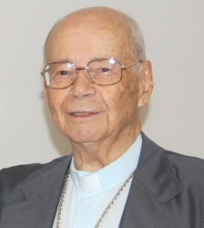 Bispo Dom Corrêa é sepultado em Caratinga