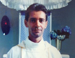 Sepultado padre que morreu afogado em Caratinga