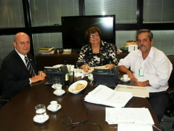 Prefeito de Santana se reúne com Secretária de Educação