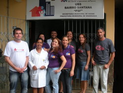 CNA entrega alimentos no bairro Santana