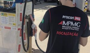 Procon-MPMG fiscaliza 42 postos de combustíveis em três regiões de Minas