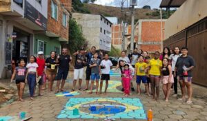 Clima de Copa do Mundo: Moradores decoram ruas de vários bairros em Manhuaçu