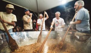 Paella mineira bate novo recorde durante Festa do Queijo em Ipanema